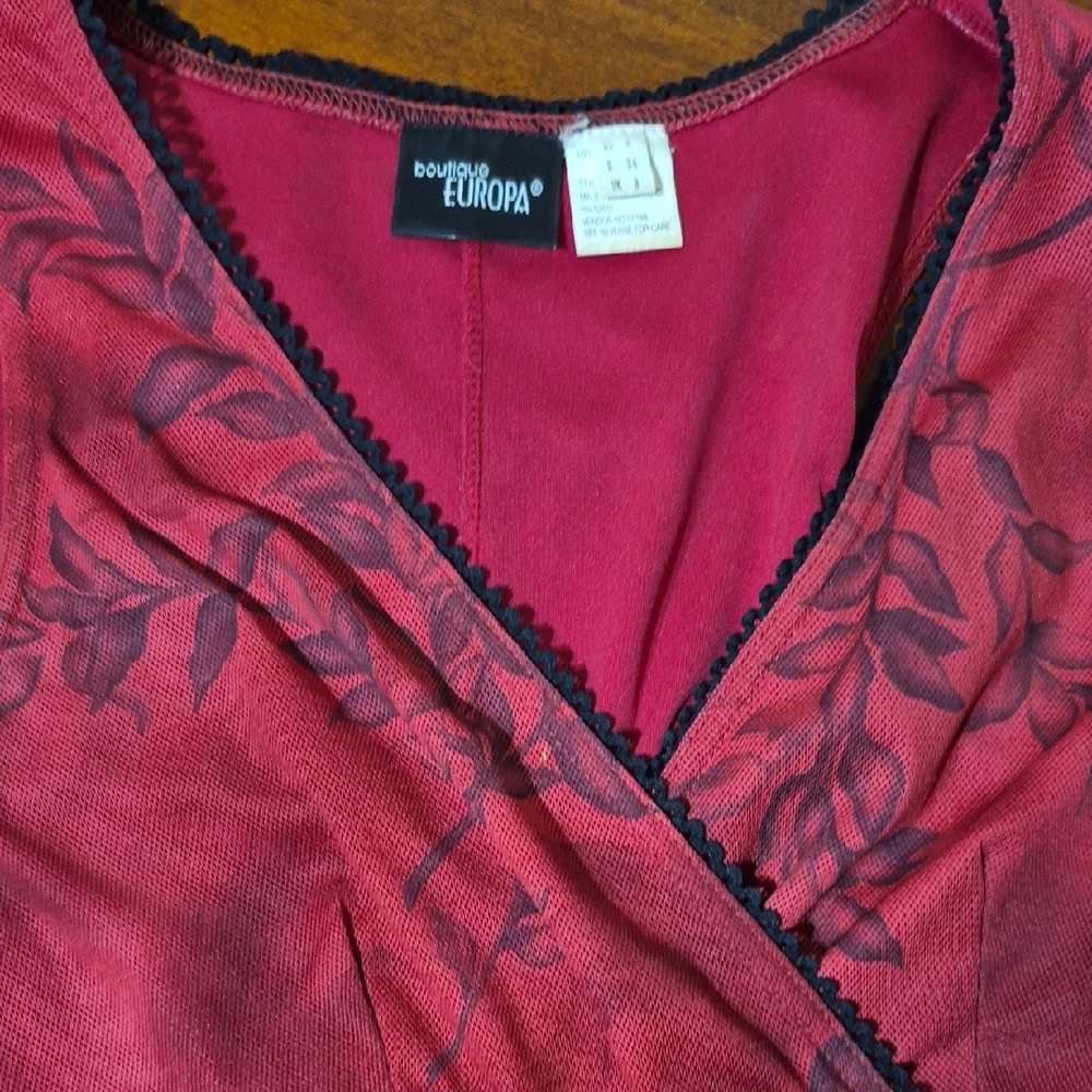 Boutique Europa Red Floral Women's Robe